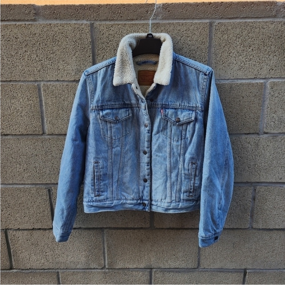 Reposh: Levis Blue Light Wash Denim Sherpa Jacket Womens Size XL